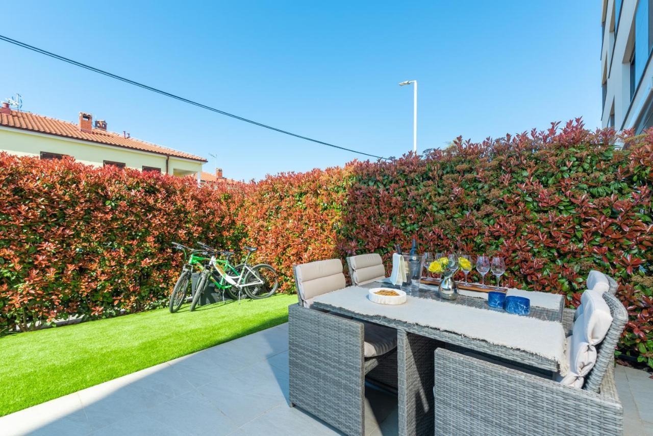 Luxury New Apartment With Private Garden Near The Beach! Poreč Dış mekan fotoğraf