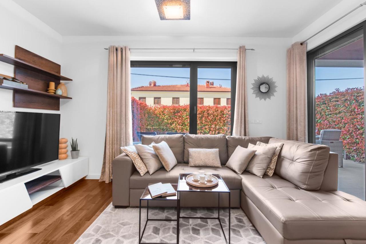 Luxury New Apartment With Private Garden Near The Beach! Poreč Dış mekan fotoğraf